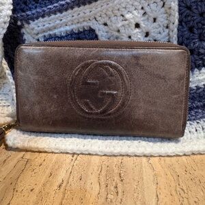 Gucci Soho Interlocking G long zip-around wallet
